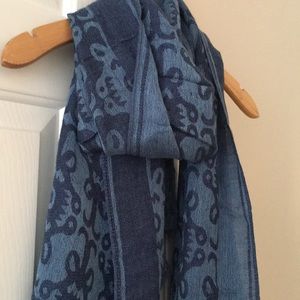 SOLD!! Scarf (BOGO 1/2 OFF ALL SCARVES 🤑)